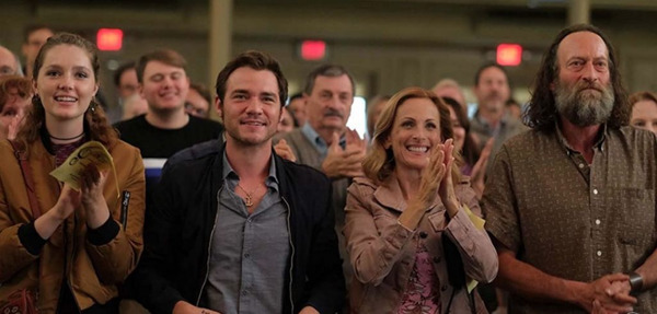 Кадр из фильма CODA: Ребенок глухих родителей