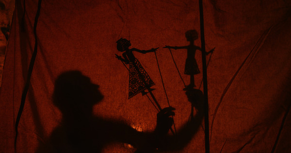 Кадр из фильма Он — дракон