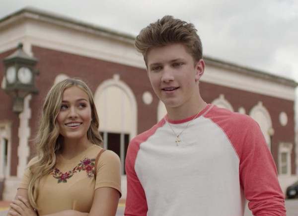 Кадр из фильма Чудеса случаются