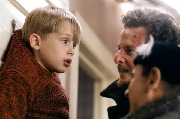 Кадр из фильма Один дома / Home Alone