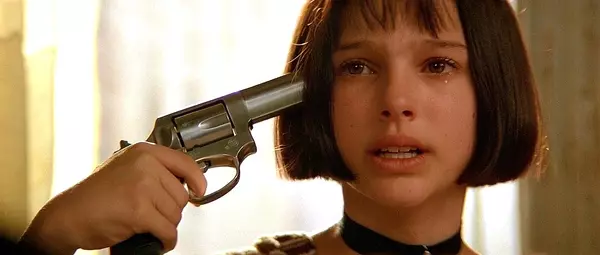 Кадр из фильма Леон