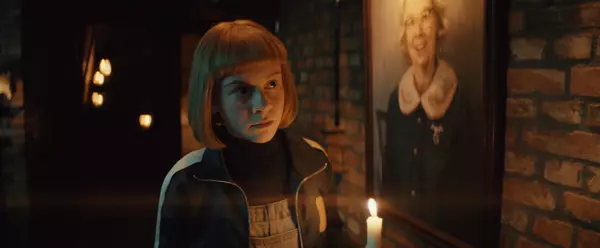 Кадр из фильма Тайна заколдованного зеркала