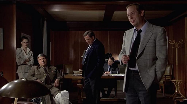 Кадр из фильма Профессионал