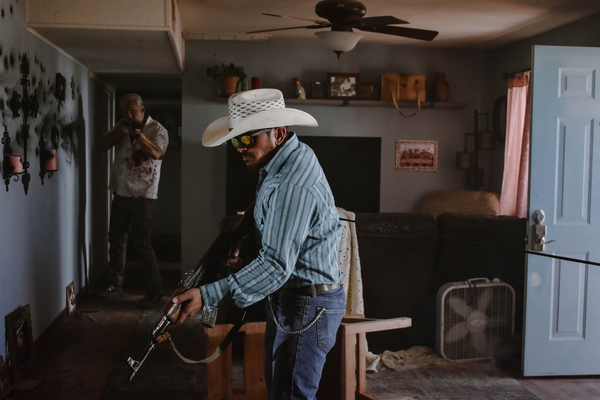 Кадр из фильма Крайне опасен