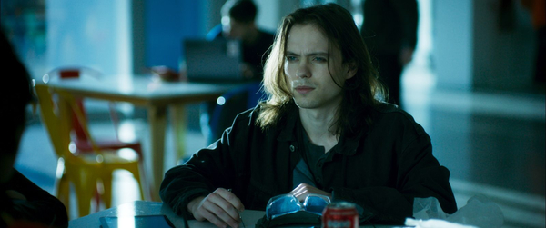 Кадр из фильма Проект «Призрак»