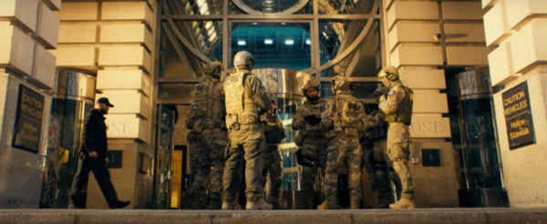 Кадр из фильма Пчеловод