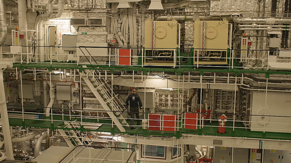 Кадр из фильма Северный морской путь, или Русская дорога в океане