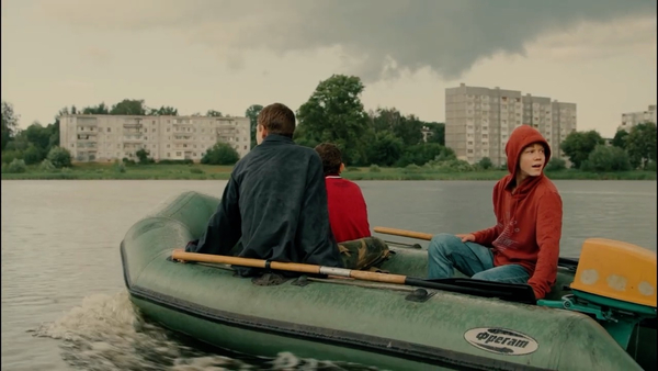 Кадр из фильма Лето. Нулевые
