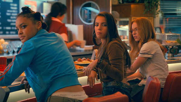 Кадр из фильма Мадам Паутина