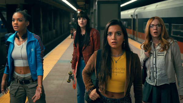 Кадр из фильма Мадам Паутина