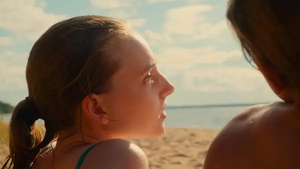 Кадр из фильма Лето. Нулевые