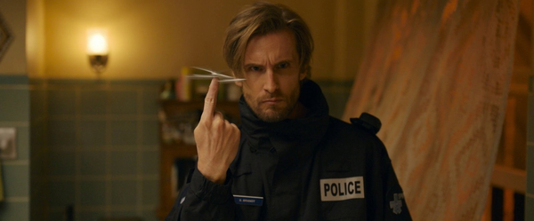 Кадр из фильма Кот и пёс