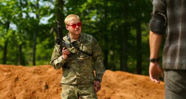 Кадр из фильма Падение империи